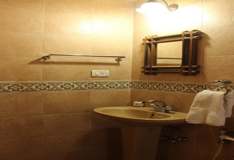 هتل Bardays Inn By Oyo Rooms