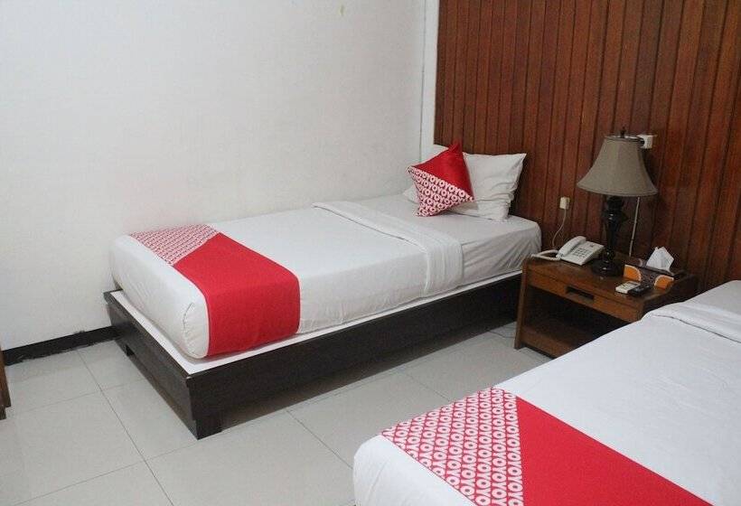 ホテル Oyo 1333 Wisata