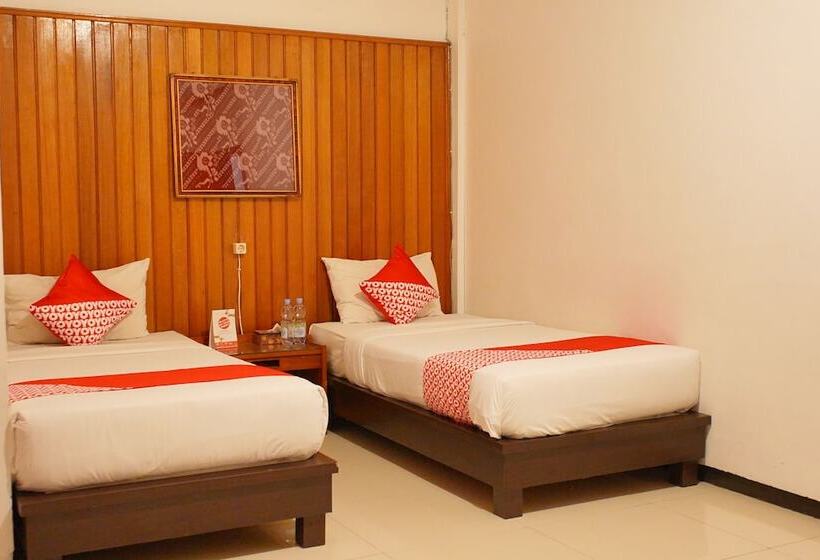 ホテル Oyo 1333 Wisata