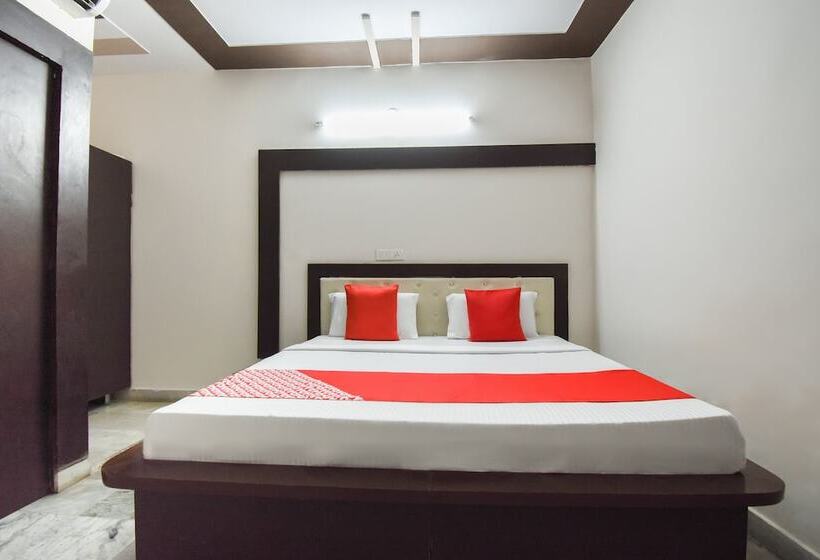 فندق Oyo 48899  V Seven