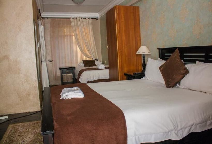 Kings Hotel And Gallery