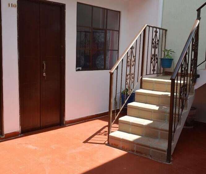 پانسیون Hostel El Jardín