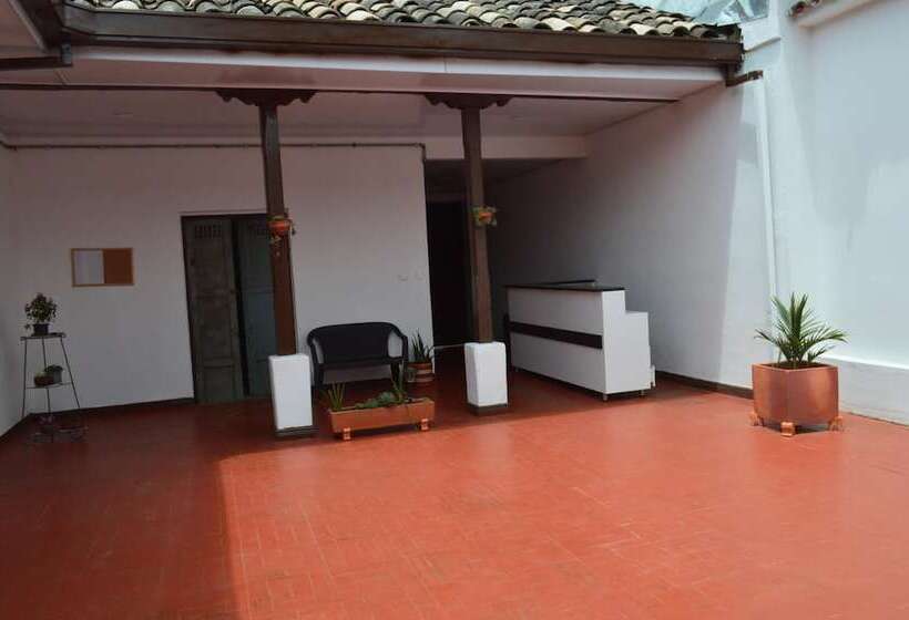 پانسیون Hostel El Jardín