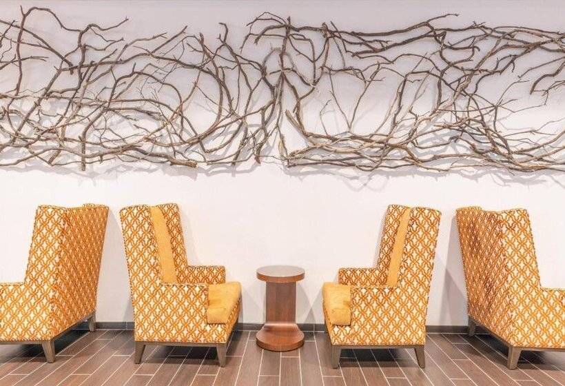 Отель Towneplace Suites By Marriott Thousand Oaks Agoura Hills