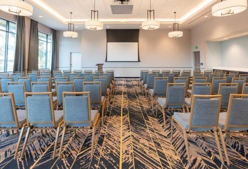 Отель Towneplace Suites By Marriott Thousand Oaks Agoura Hills