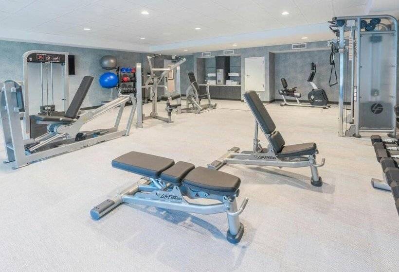 Отель Towneplace Suites By Marriott Thousand Oaks Agoura Hills