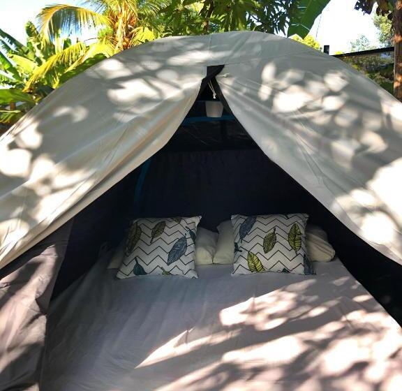 بنسيون Hostal & Café Travelers
