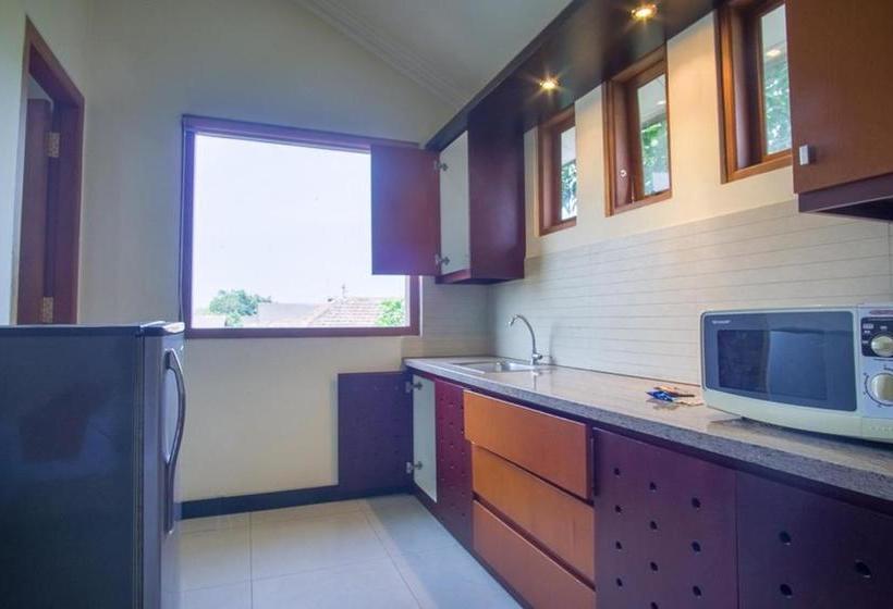 بنسيون Reddoorz Near Rumah Sakit Baptis Kediri