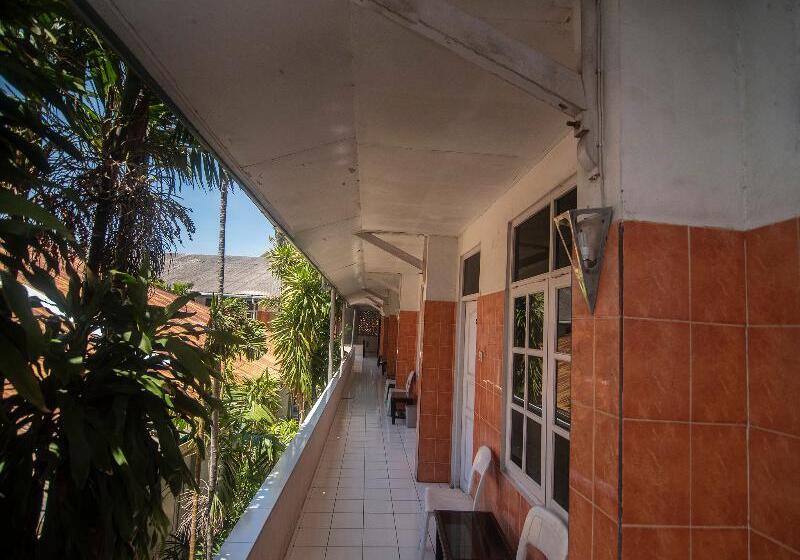 Collection O 1401 Hotel Mayanearketapang Satu Beach