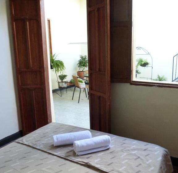 پانسیون Hostal Antonio