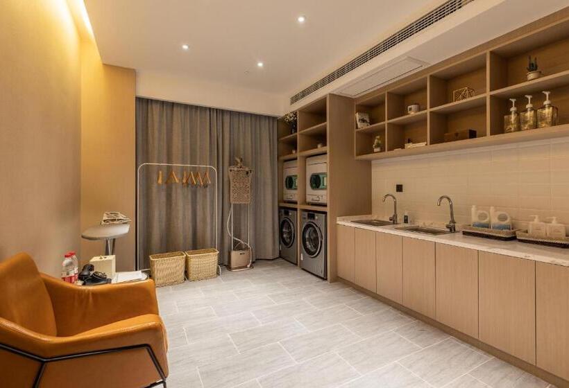 Atour Hotel Wuhan Tianhe Airport Tenglong Avenue Subway Station