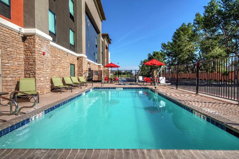 هتل Hampton Inn Fresno Airport