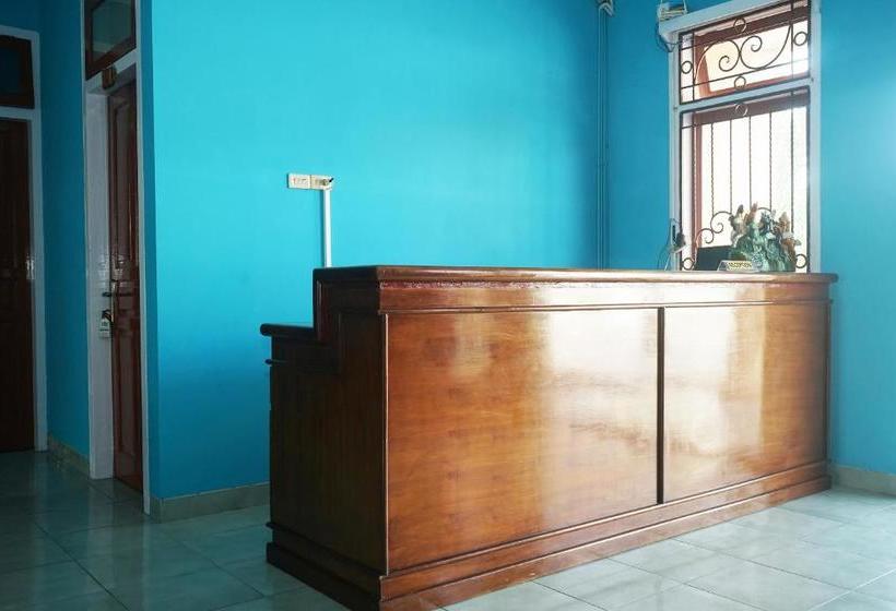 هتل Oyo 923 Penginapan Balai Sultan
