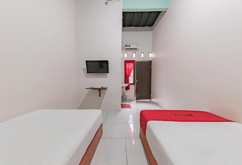 هتل Reddoorz Near Unsika University Karawang