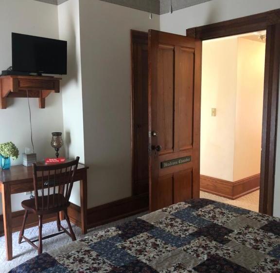 צימר Ottaway Inn Llc