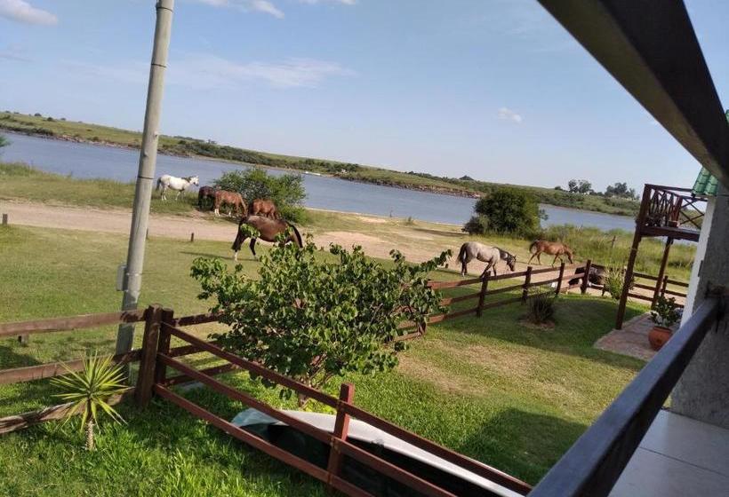 هتل Hostal Posada Del Hum