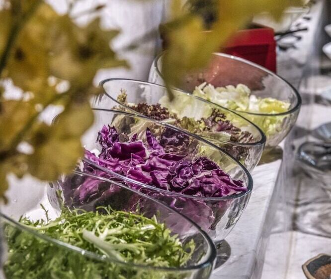 هتل Mehood Lestie