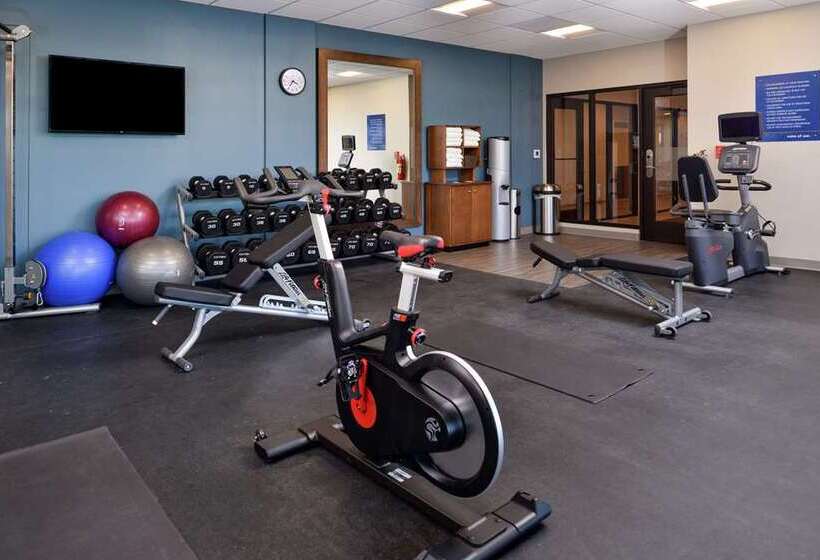 בית מלון כפרי Hampton Inn Cedar Falls Downtown