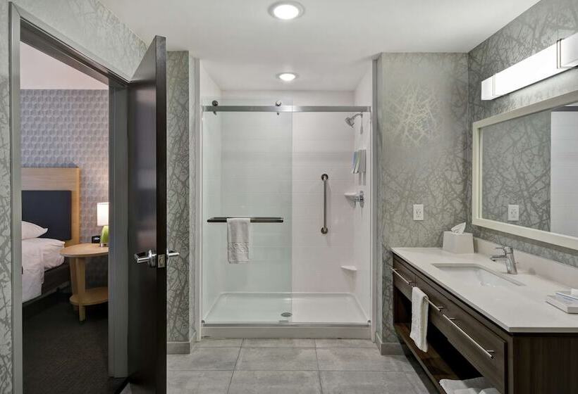 هتل Home2 Suites By Hilton Grand Rapids North