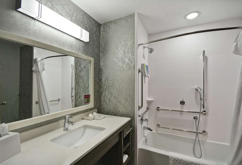 هتل Home2 Suites By Hilton Grand Rapids North