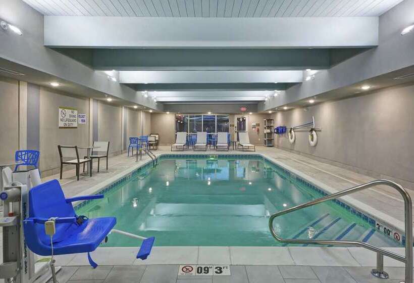 هتل Home2 Suites By Hilton Grand Rapids North