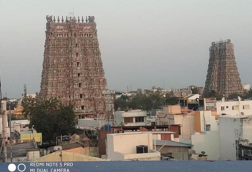هتل Temple View
