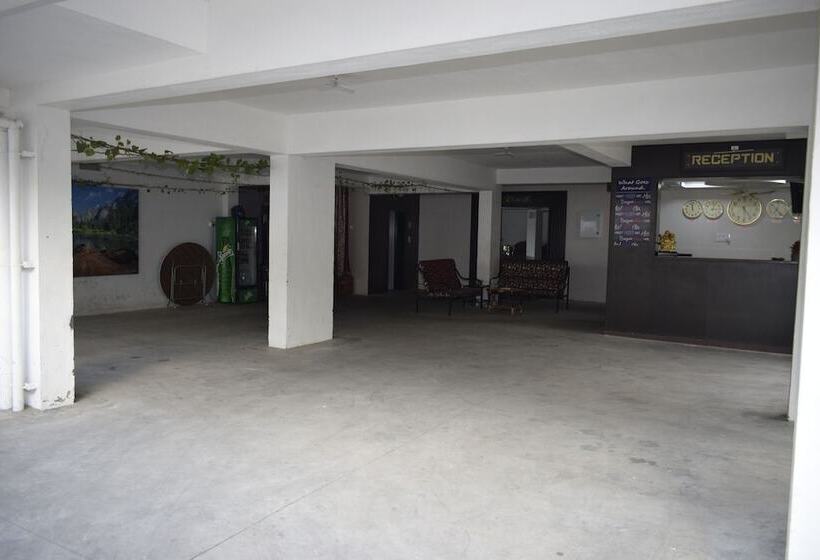 هتل Viswa Residency By Azalea