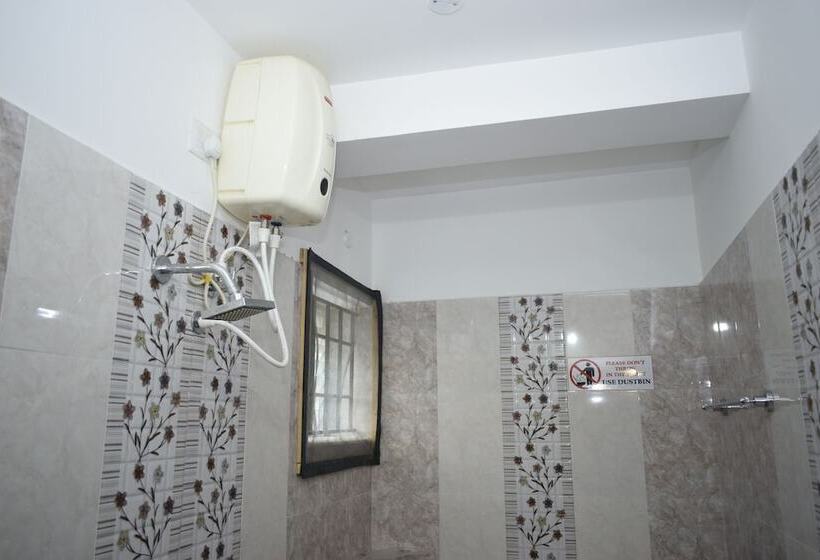 هتل Viswa Residency By Azalea