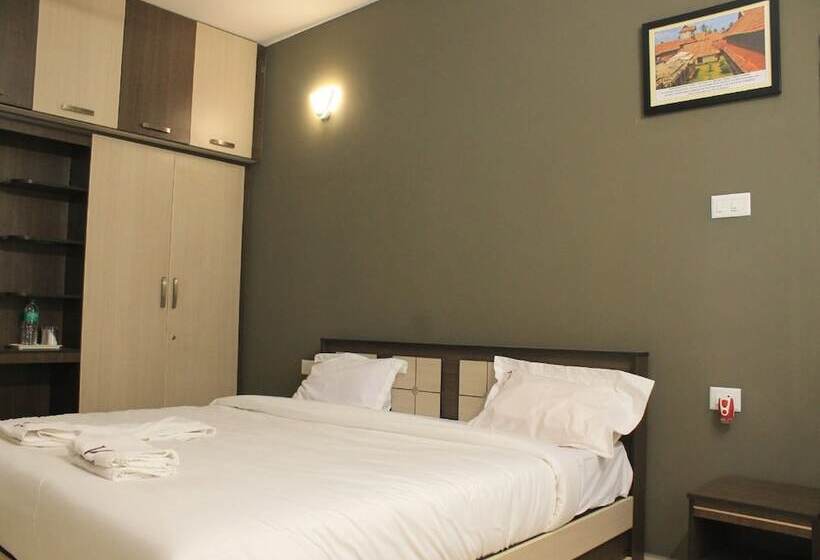 هتل Viswa Residency By Azalea