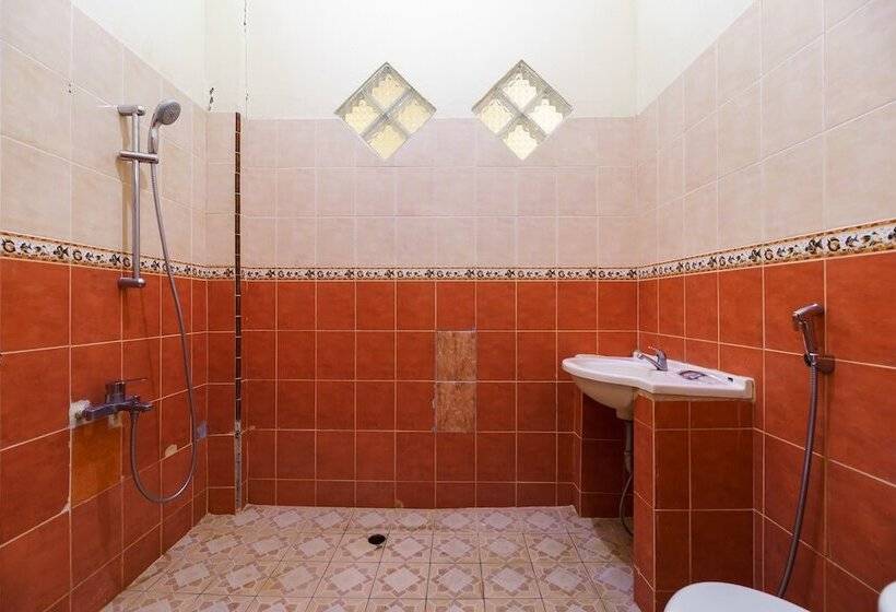 Reddoorz Plus @ Hotel Sempurna Watervang Lubuk Linggau