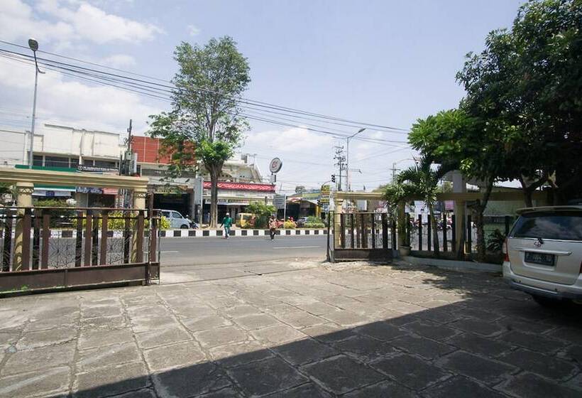 هتل Reddoorz Syariah @ Jalan Gajah Mada