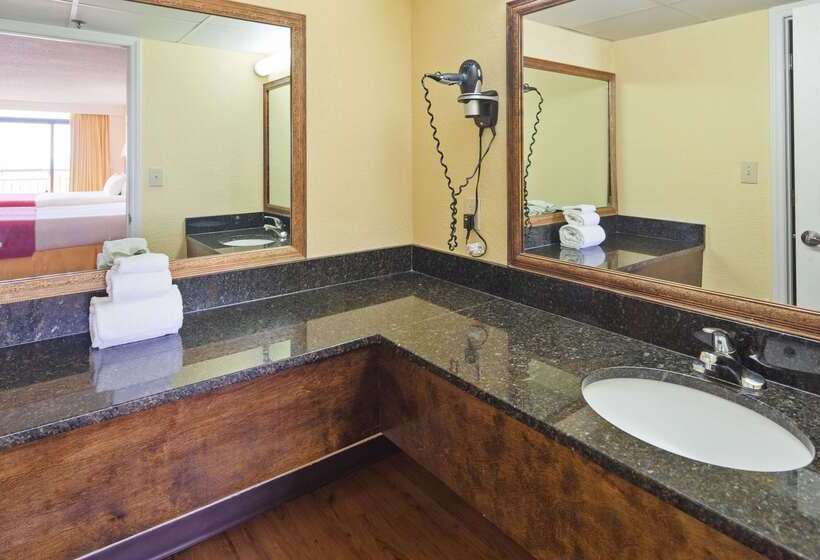 Best Western Ocean Sands Beach Resort