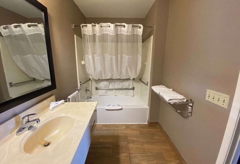 בית מלון כפרי Quality Inn & Suites