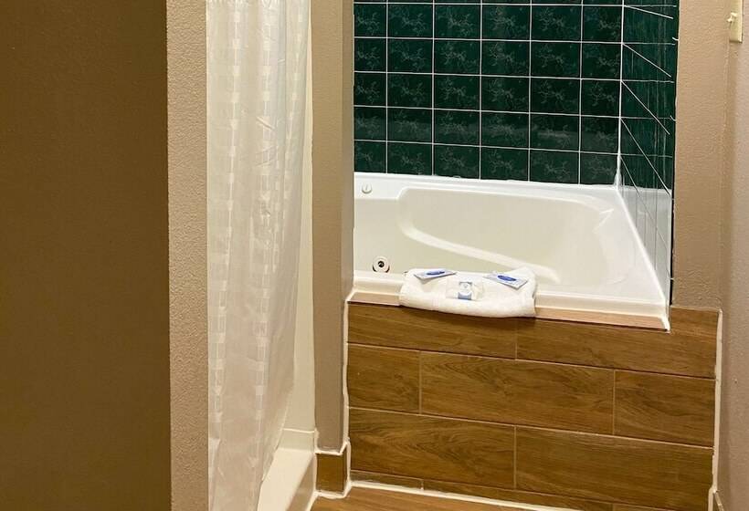 בית מלון כפרי Quality Inn & Suites