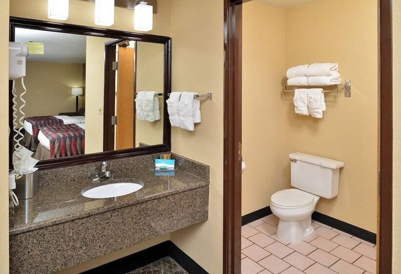 هتل Baymont By Wyndham Ardmore I 35