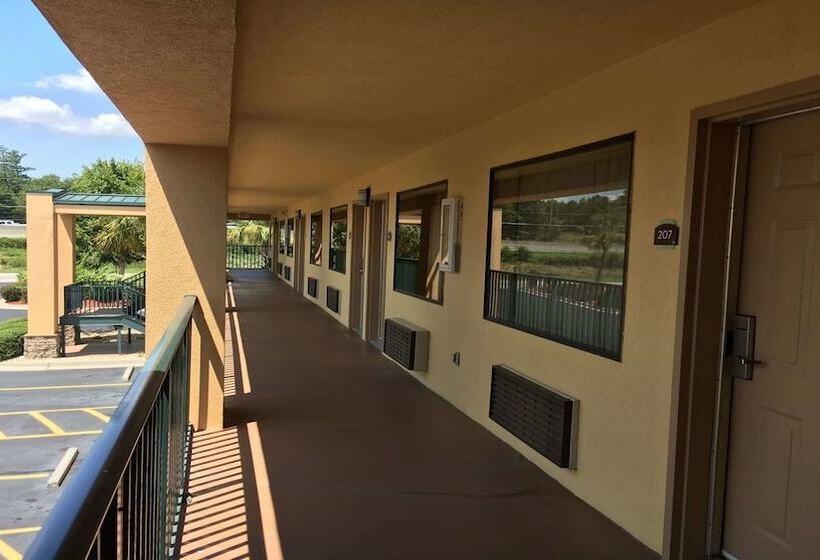 هتل Best Western Inn & Suites Of Macon