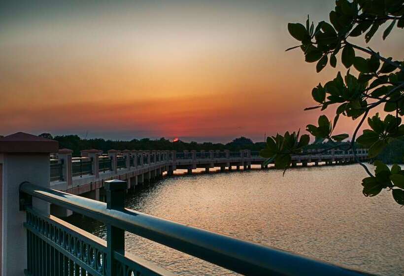 فندق Best Western Intracoastal Inn