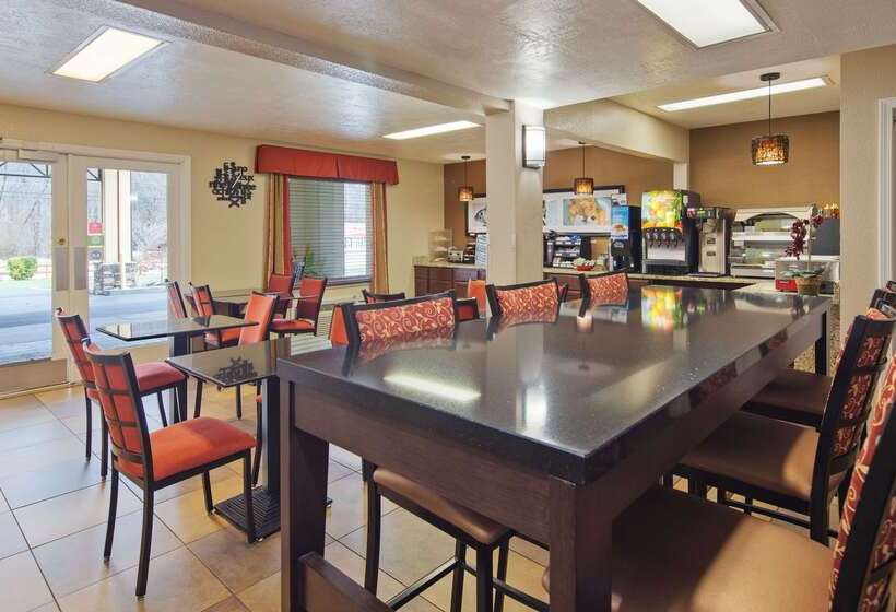 هتل Best Western Mountainbrook Inn Maggie Valley