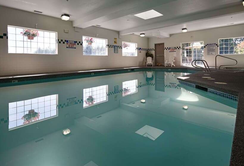 호텔 Best Western Oak Meadows Inn