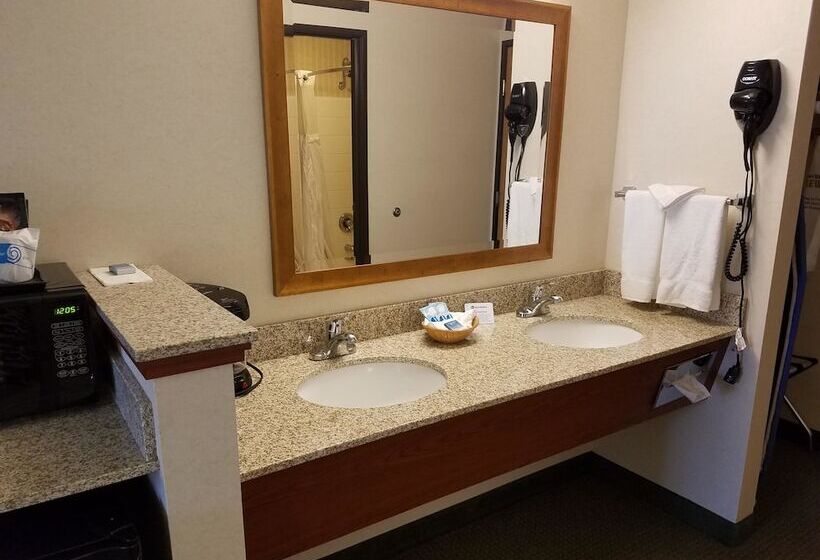 호텔 Best Western Oak Meadows Inn