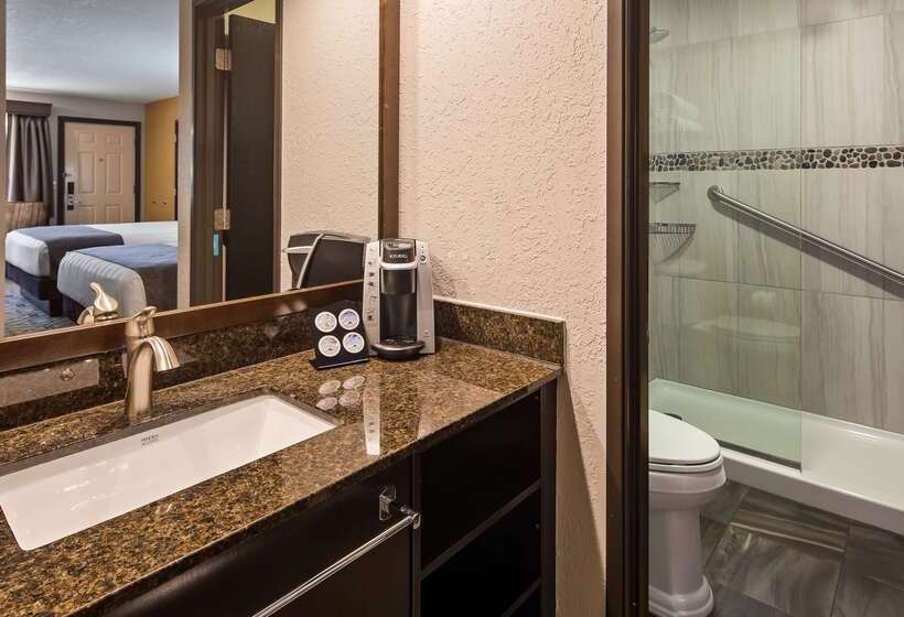 בית מלון כפרי Best Western Of Harbor Springs