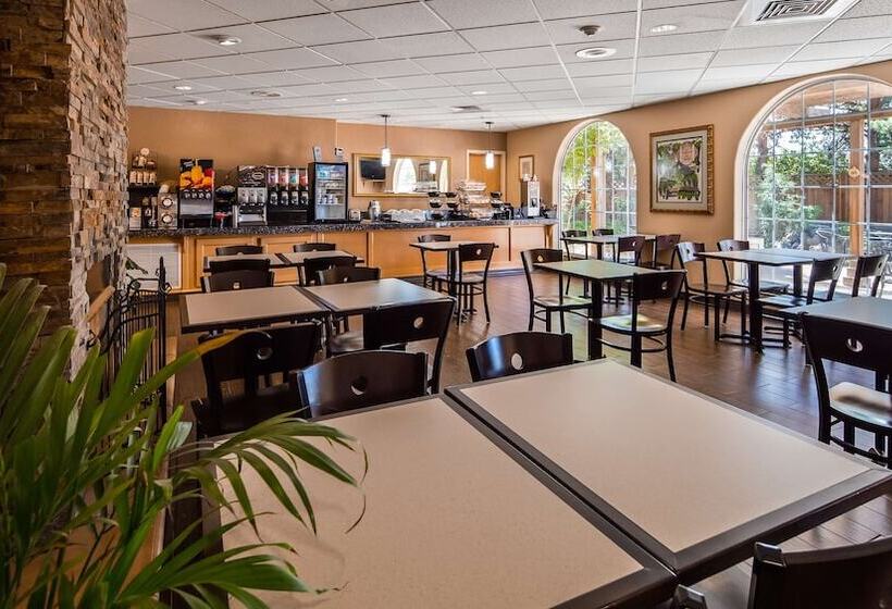 בית מלון כפרי Best Western Plus Caldwell Inn & Suites