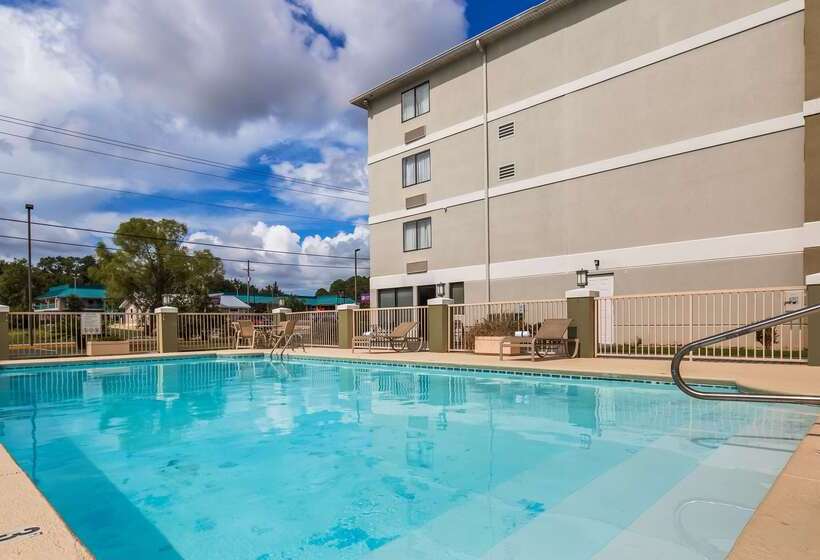 فندق Spark by Hilton Biloxi Ocean Springs