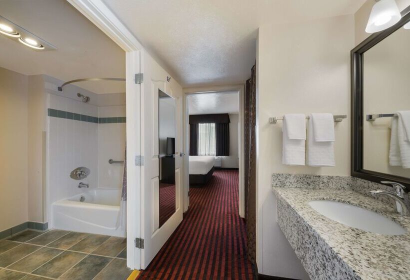 Отель Best Western Salinas Valley Inn & Suites