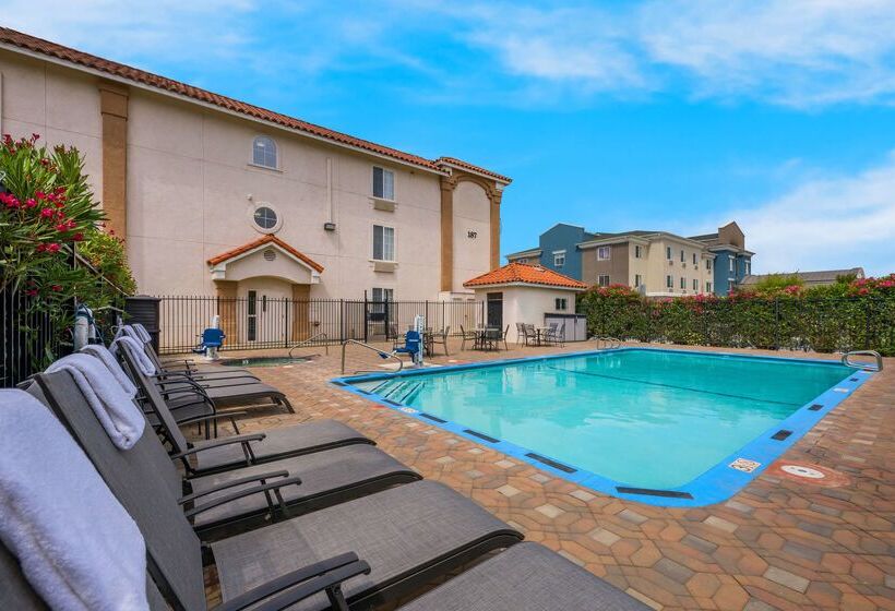 Отель Best Western Salinas Valley Inn & Suites