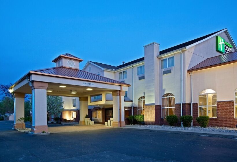 Отель Comfort Inn & Suites Sharonville Cincinnati North