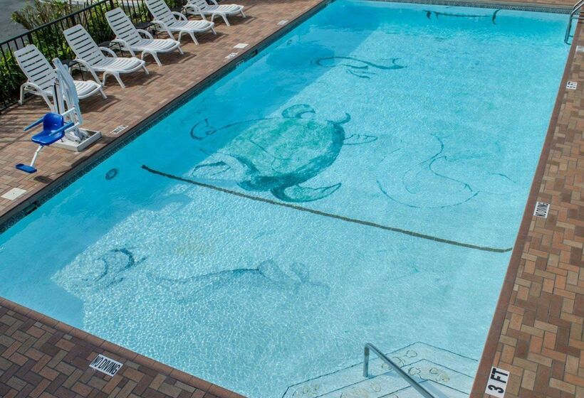 فندق Quality Inn Near Manatee Springs State Park