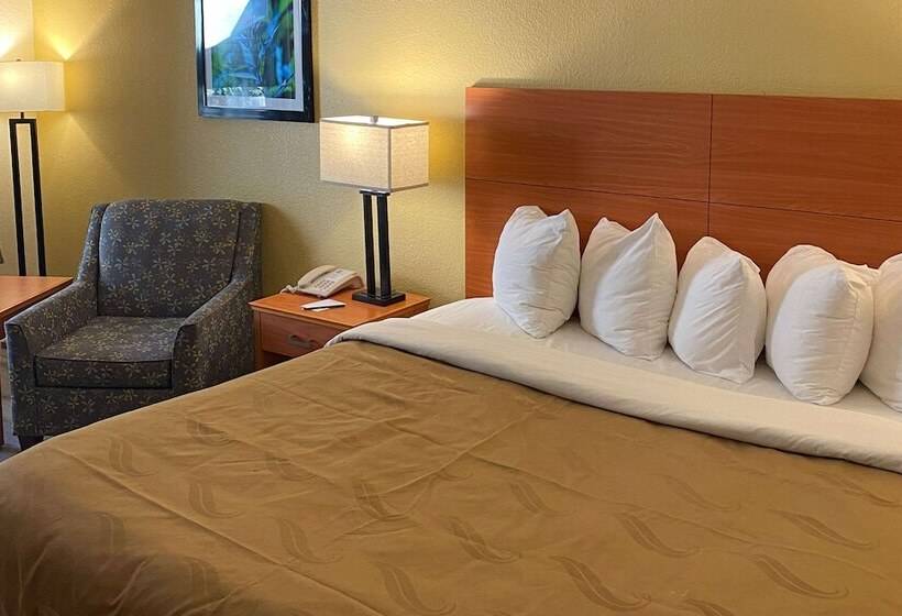 فندق Quality Inn Near Manatee Springs State Park