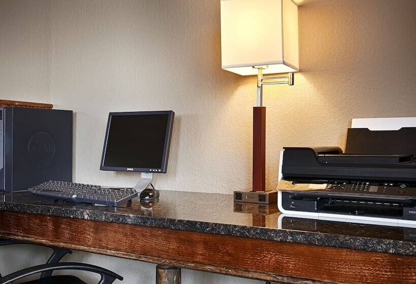 בית מלון כפרי Quality Inn & Suites