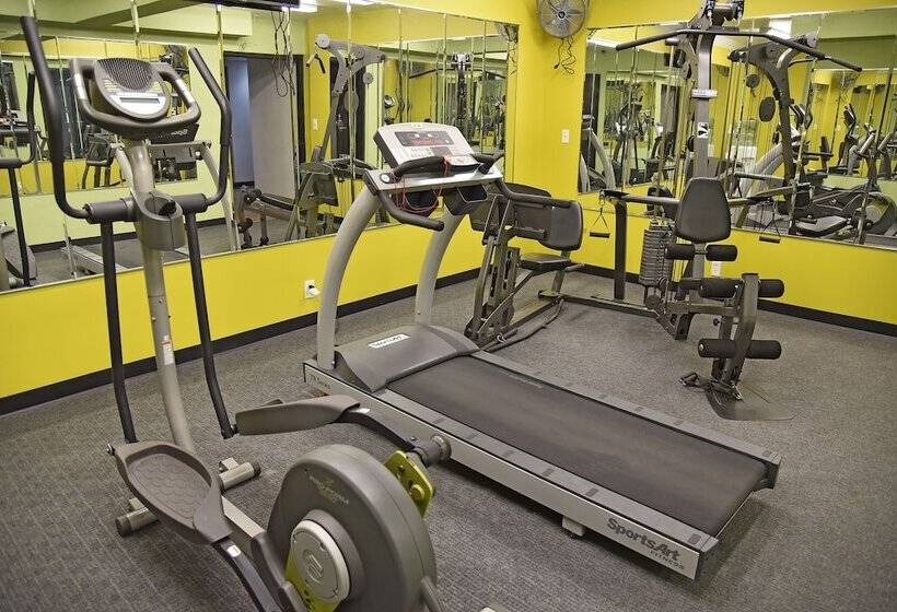 هتل Quality Inn & Suites Near I480 And I29